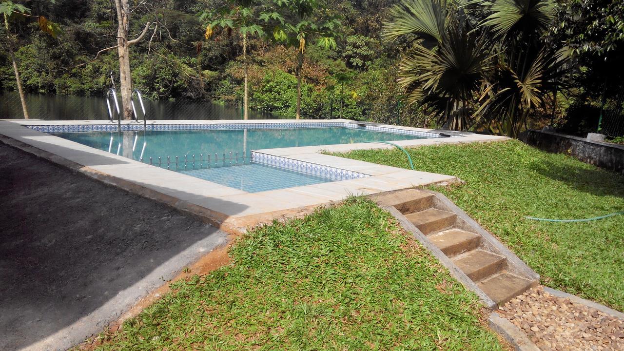7Th Heaven Resorts Kochi Exterior photo